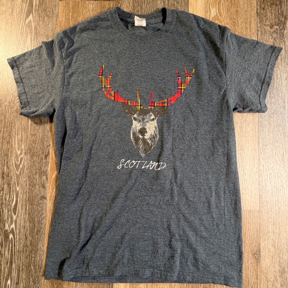 Gildan Scotland T-Shirt Adult Medium Grey Plaid Stag Antler Graphic Tee